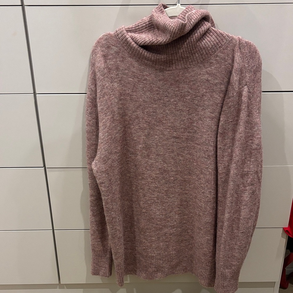 Aritzia Babaton Sweater
